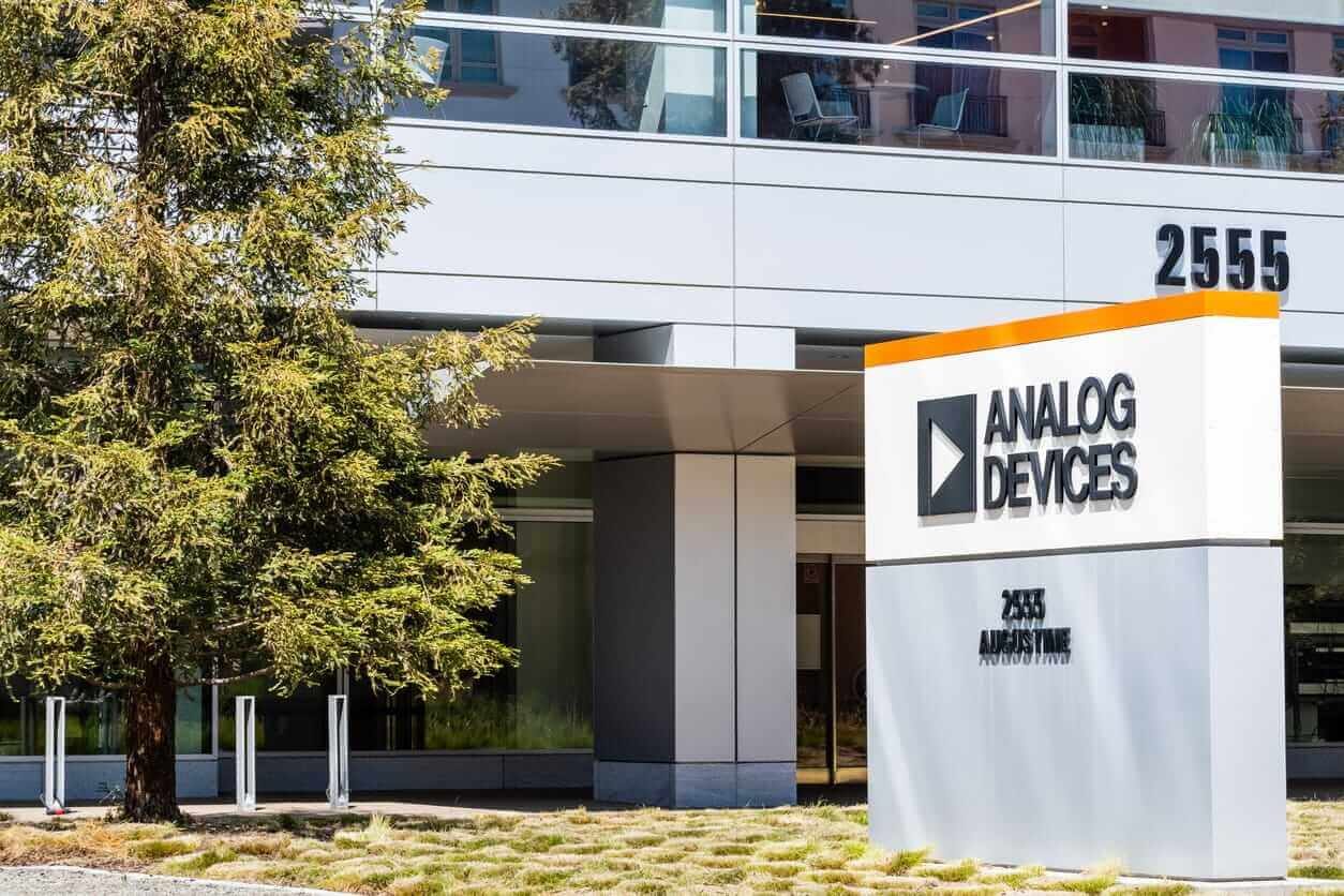 Analog Devices Stock: Is Wall Street Bullish or Bearish?
