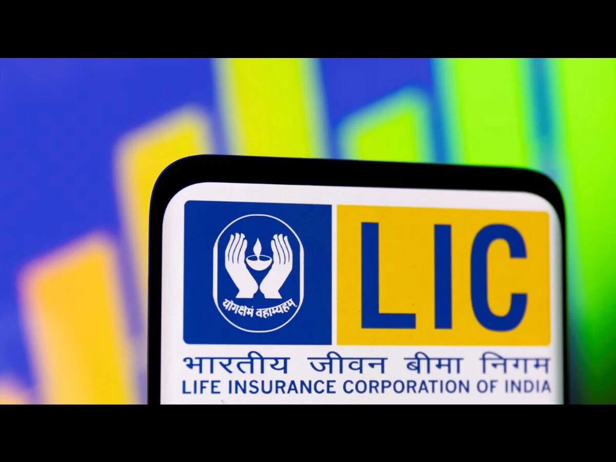 Govt mobilises Rs 31,552 crore via LIC offer for sale