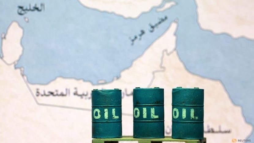 Oil prices extend decline as US and Iran pause attacks
