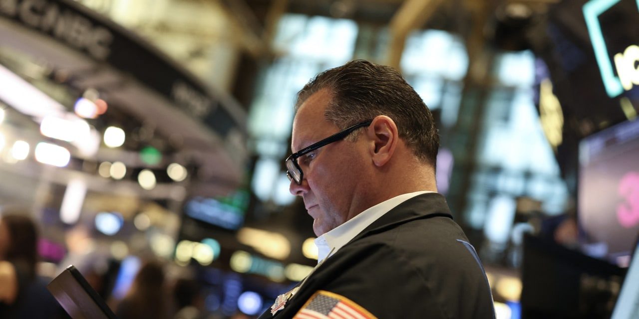 U.S. Stocks Rise, S&P 500 Closes at Record High