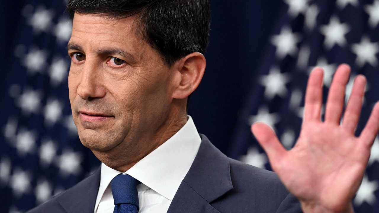'A serious mistake': Moody's Analytics economist says the Fed is putting the economy at risk with its silence