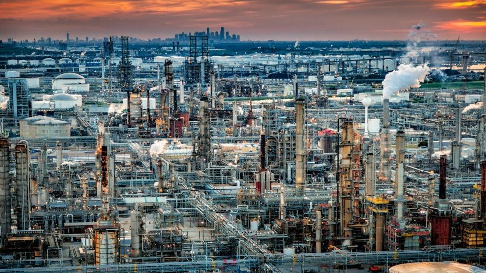 Oil could hit $120 on prolonged Hormuz closure, Goldman warns