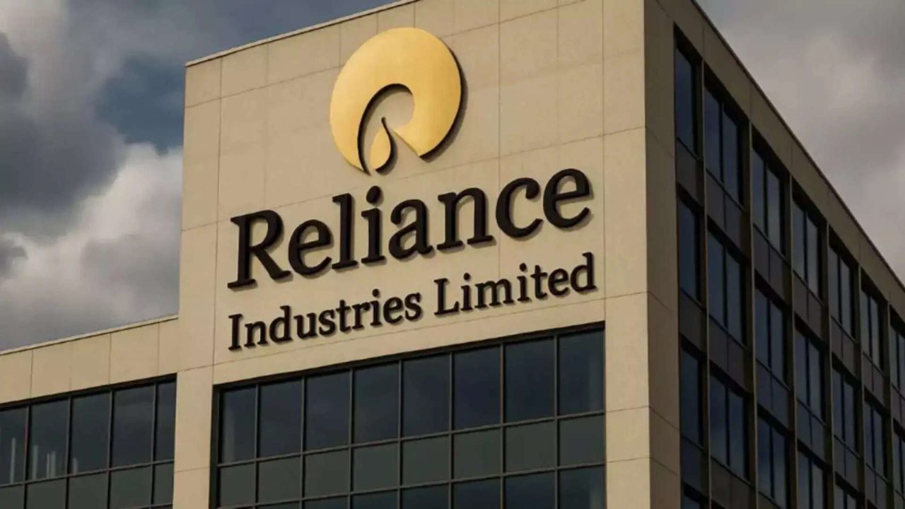 Strong refining cracks lift Reliance outlook as retail margins fall