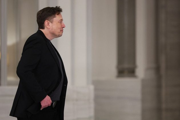 Musk calls report on Tesla China business sale 'absurdly fake news'