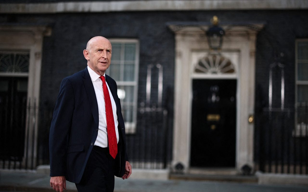 Soaring welfare bill pushes national debt to almost £3tn