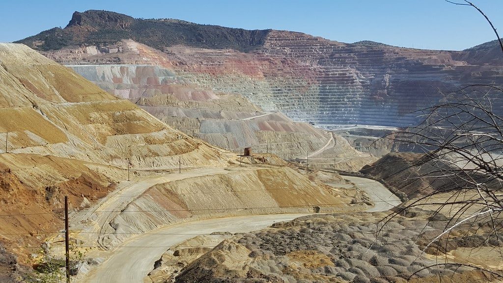 Peru Mining Exports and Tax Revenue Shrink Fiscal Deficit