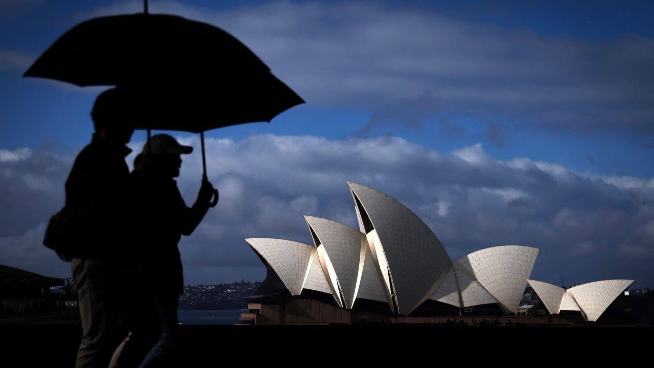Chinese buyers pour A$800m into Australian housing