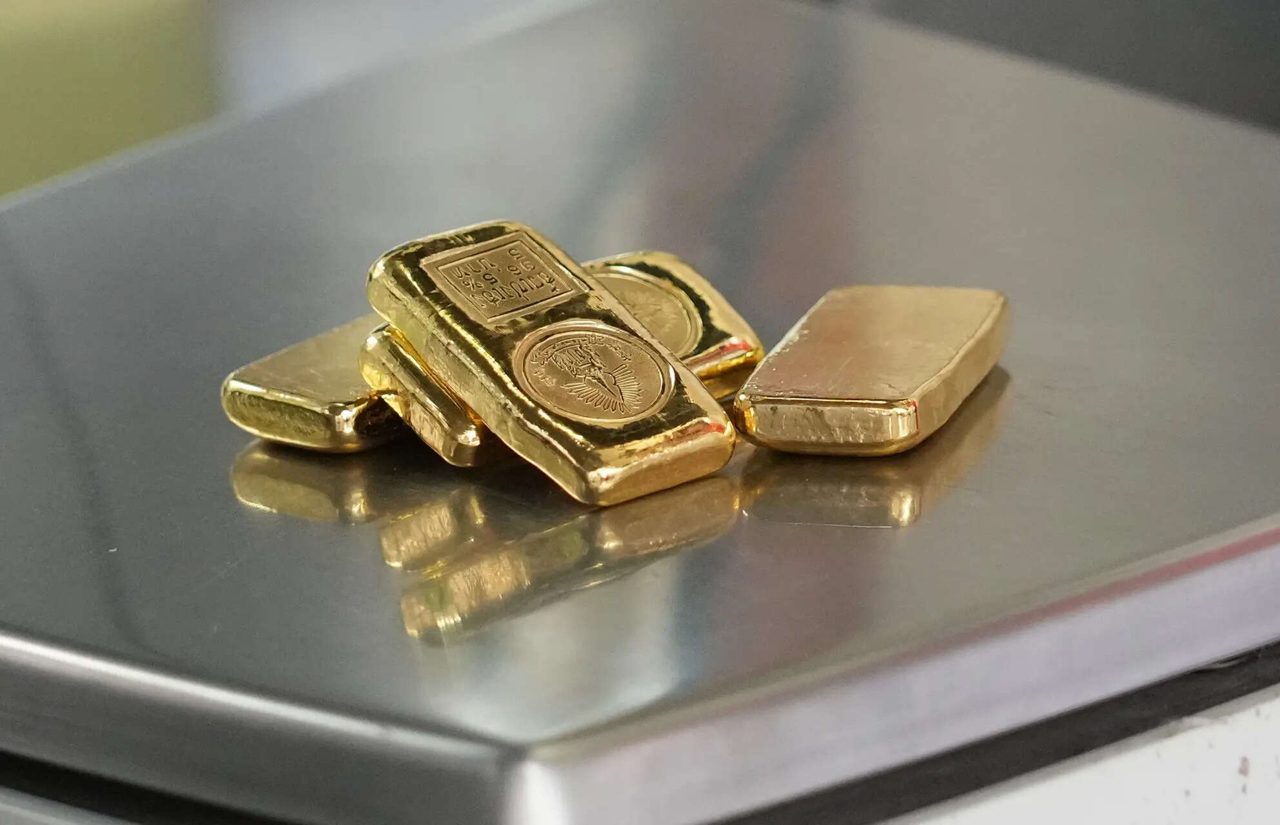 Gold rises 1% as hopes for US-Iran diplomacy pause oil rally
