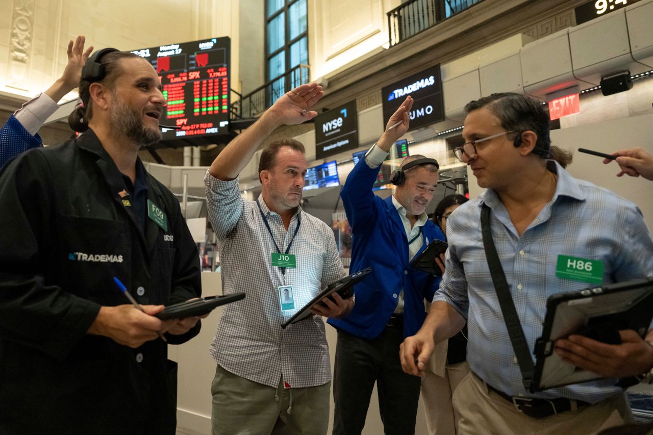 US stocks halt their slide after the Treasury Department moves to ease pressure from the bond market
