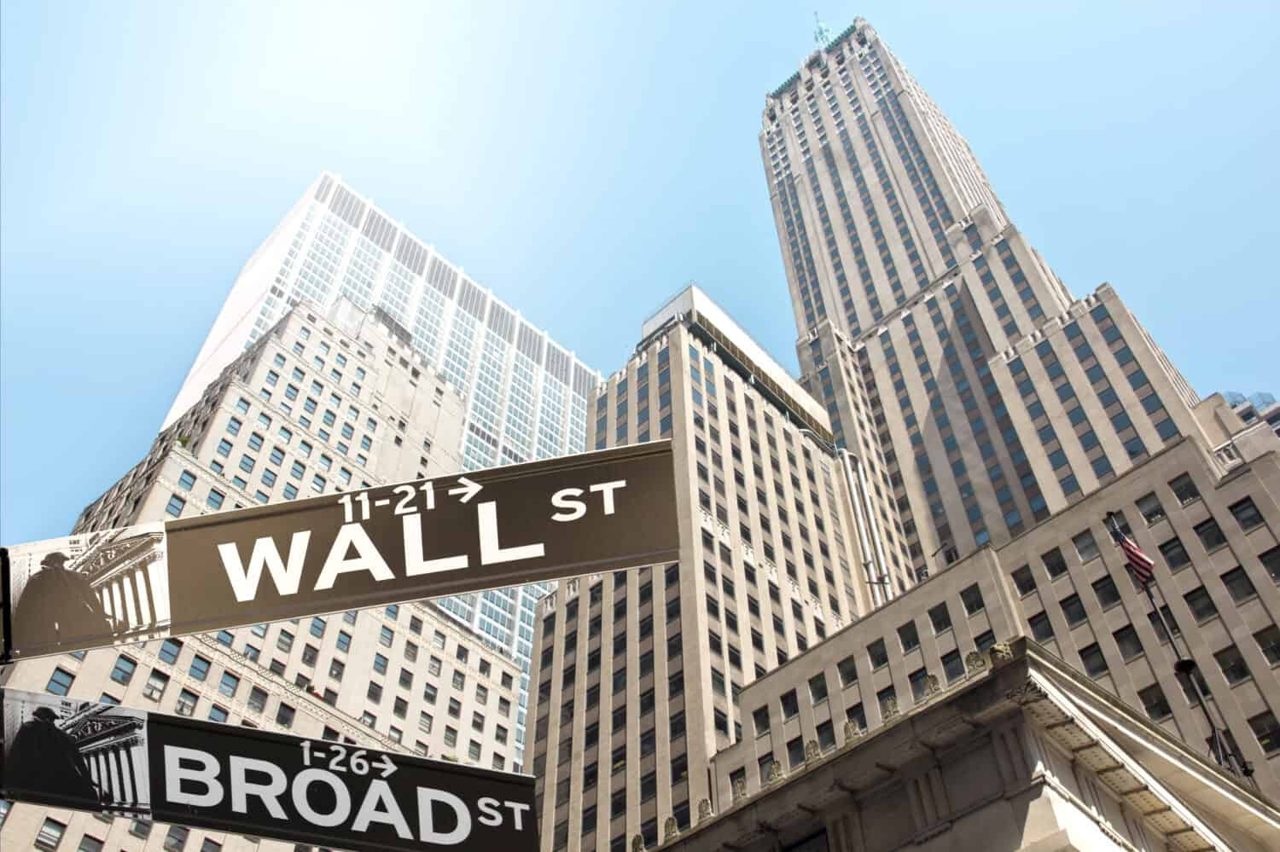 Wall Street Awaits July CPI as Hormuz Closure Pushes Brent to $89