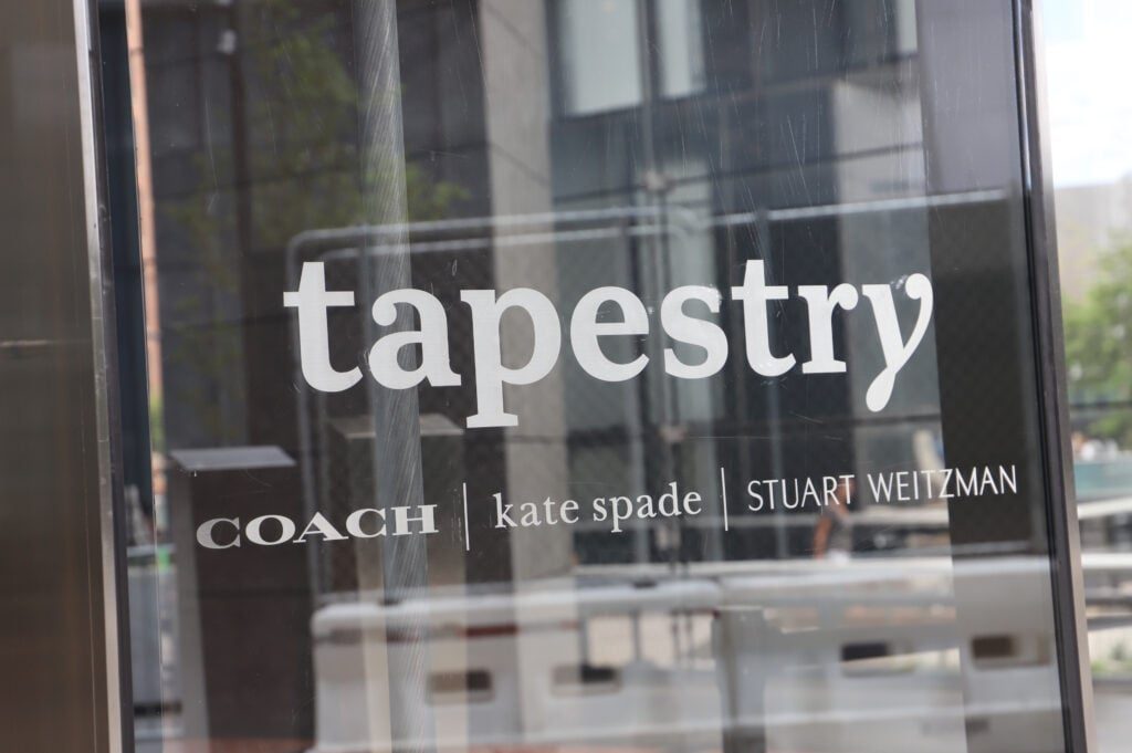 How To Earn $500 A Month From Tapestry Stock Ahead Of Q4 Earnings
