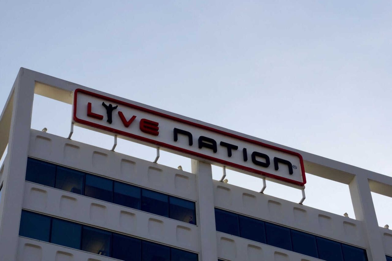 Are Wall Street Analysts Predicting Live Nation Entertainment Stock Will Climb or Sink?
