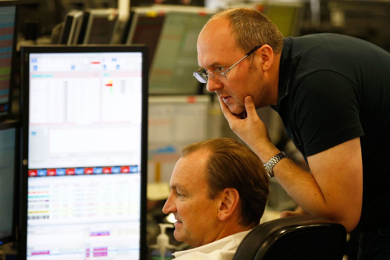 Treasury yields edge lower as investors map geopolitical risks