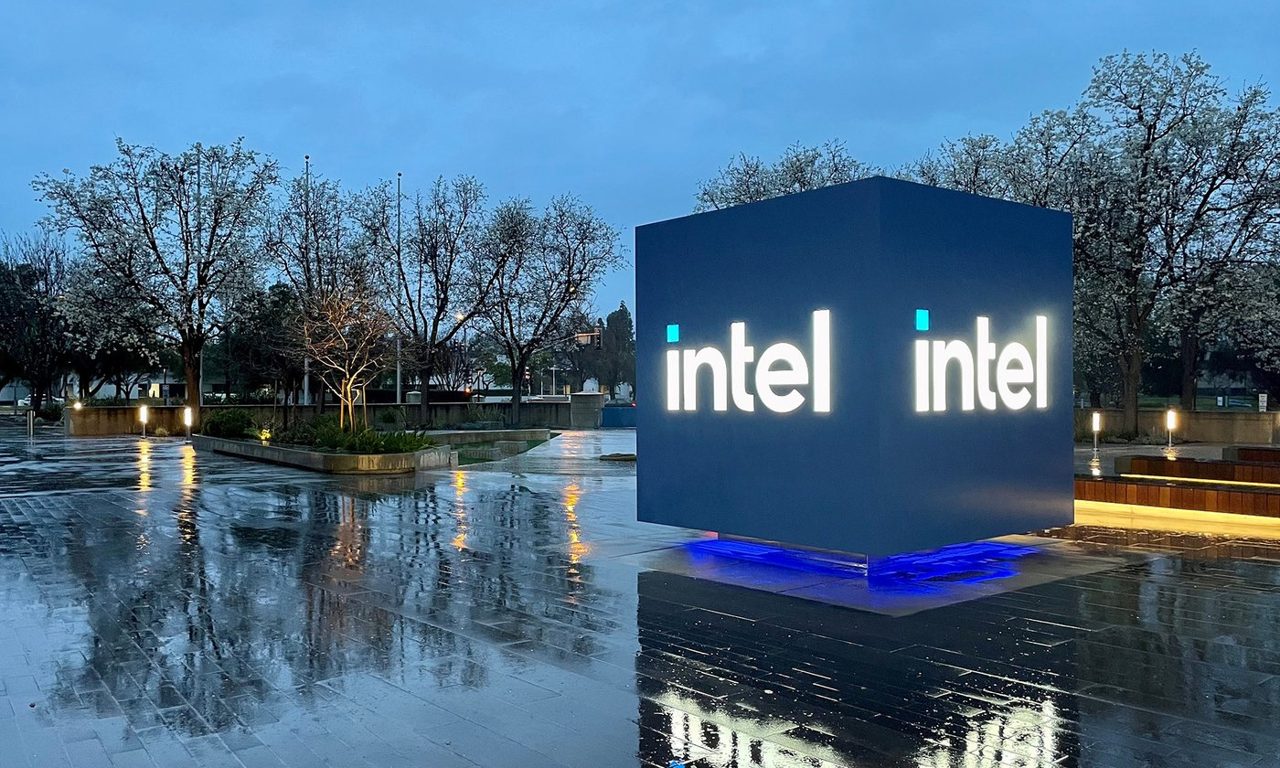 Prediction: Intel Posts a Profitable Year Before 2028. Here's How It Gets There.