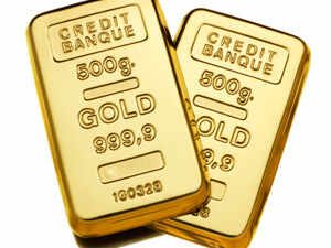 Gold hits two-week high as Red Sea tensions lift commodities