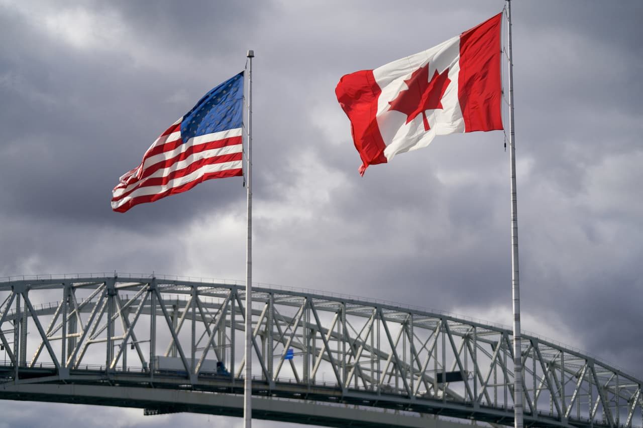 Stock futures slip as U.S. and Canada appear headed for trade war
