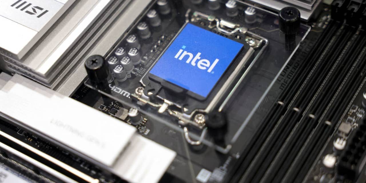 Intel Just Increased Its Stock Offering to $20B. Why That’s Good News for ASML.