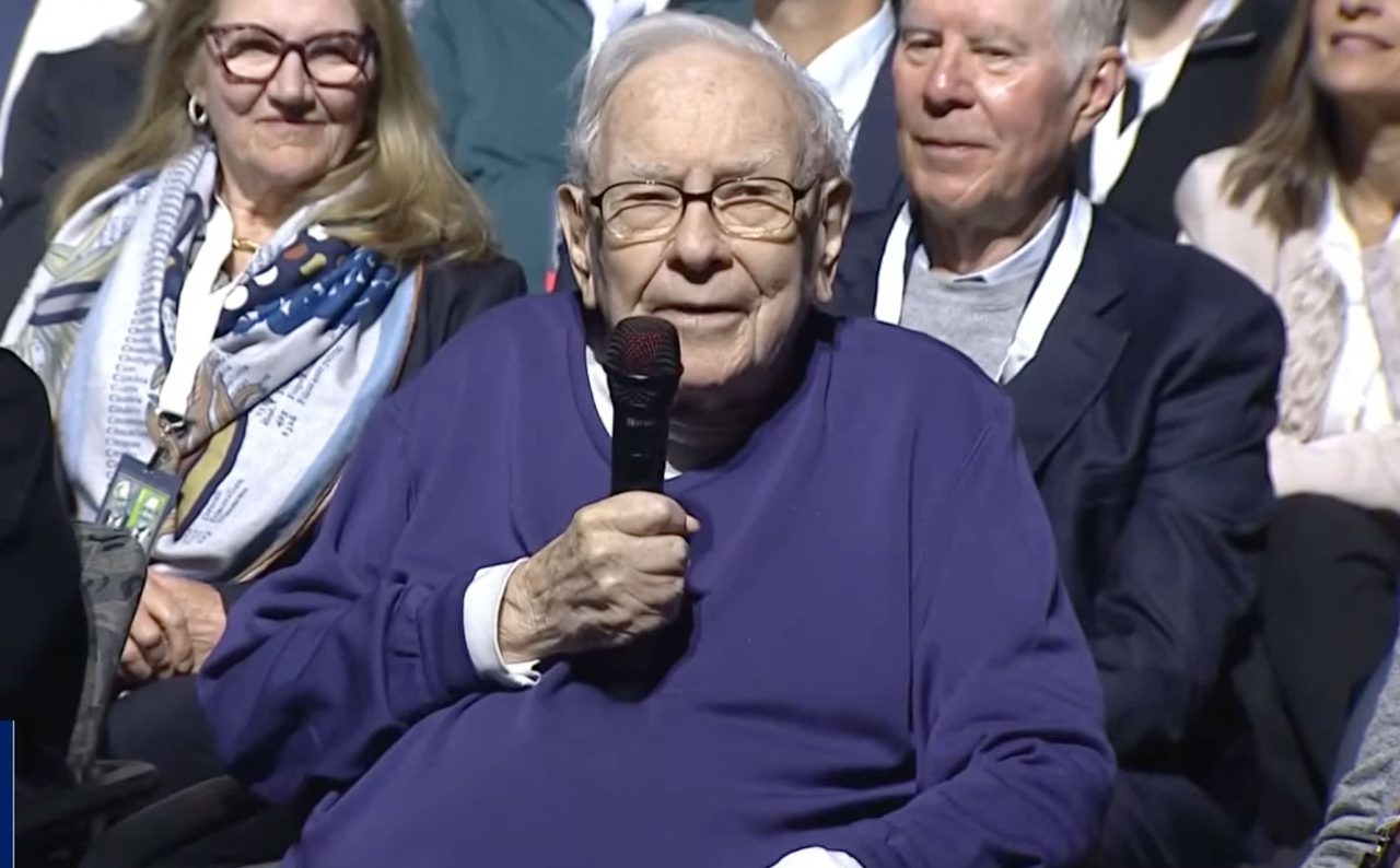 Buffett to liquidate $140bn Berkshire stake by 2034, ends Gates gifts