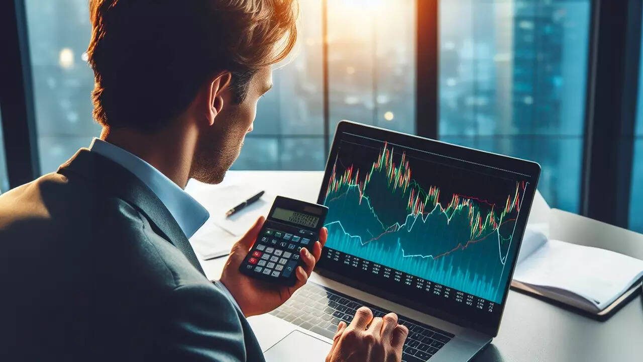 SanDisk Stock Drops Despite Analyst Optimism on AI Storage Demand