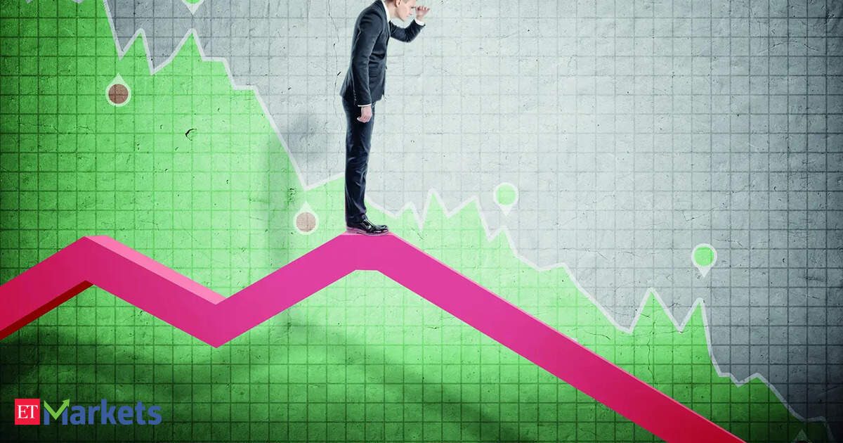 Momentum Investors Exit Memory Stocks Amid Rising Rate Concerns
