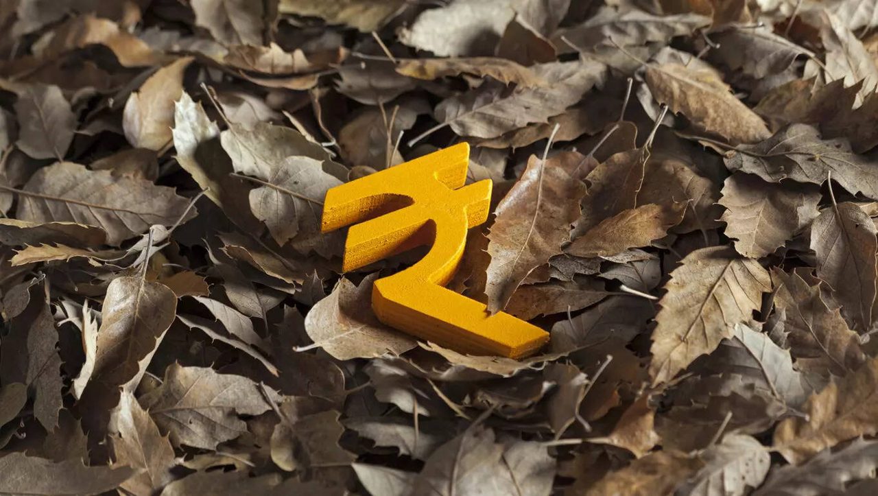 Rupee closes at 96.28 vs USD; logs sharpest weekly drop since May as oil price jump stings