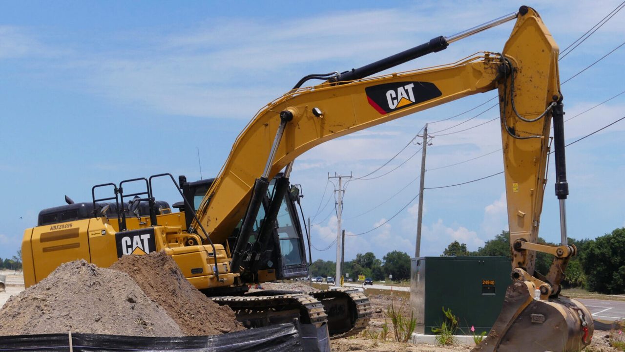 Caterpillar’s Surging Growth, Fueled by AI, Faces Risks From Data-Center Pushback