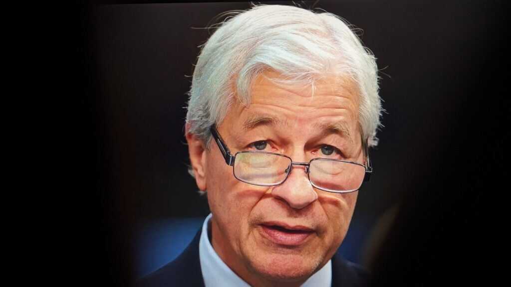 Jamie Dimon Delivers Mixed Message: Economy Is Resilient, But Market Risks Are Mounting