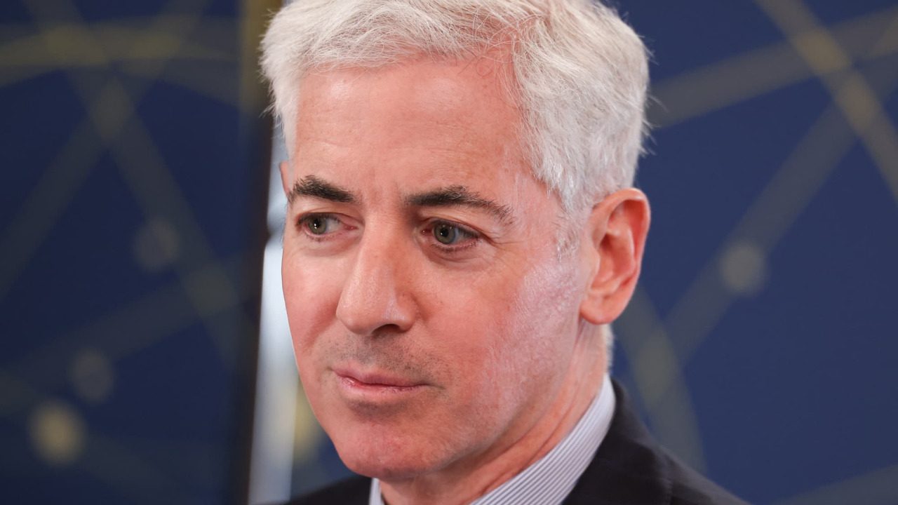 Bill Ackman's $5 billion fund trades 20% below its NAV as S&P 500 soars — and high fees aren't helping