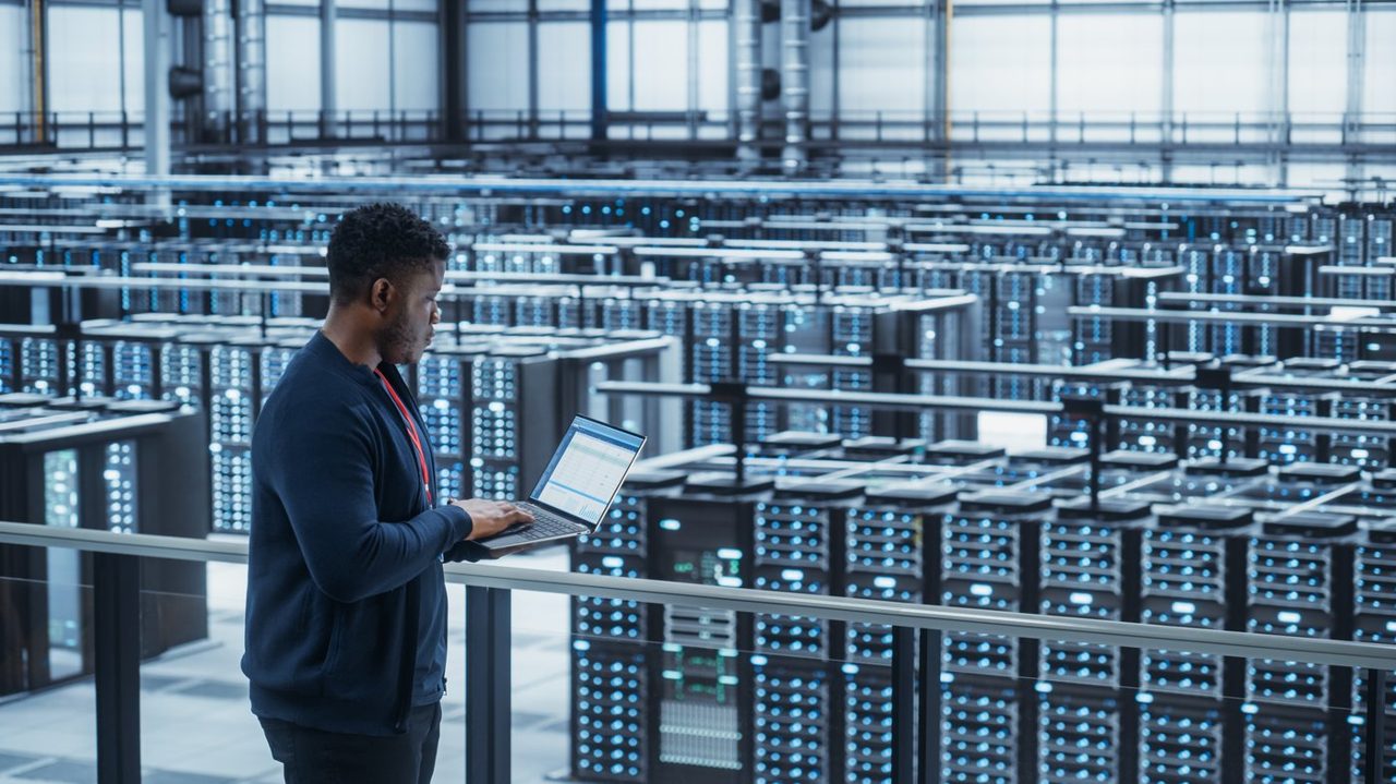 Seagate Technology Is Soaring After Its Strong Earnings Report. Should You Buy Western Digital Before Its Earnings Report?