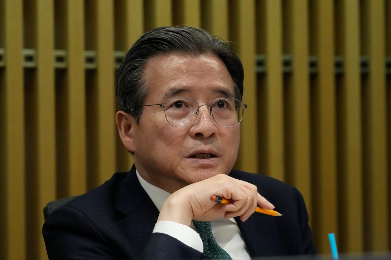 Samsung posts record $62 billion profit — and investors sell off anyway