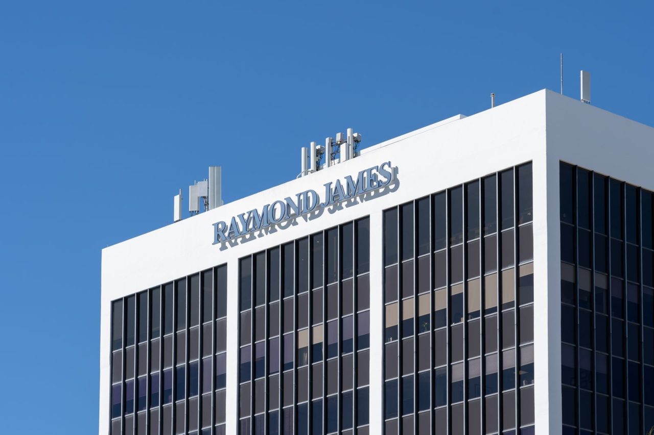 Are Wall Street Analysts Bullish on Raymond James Stock?