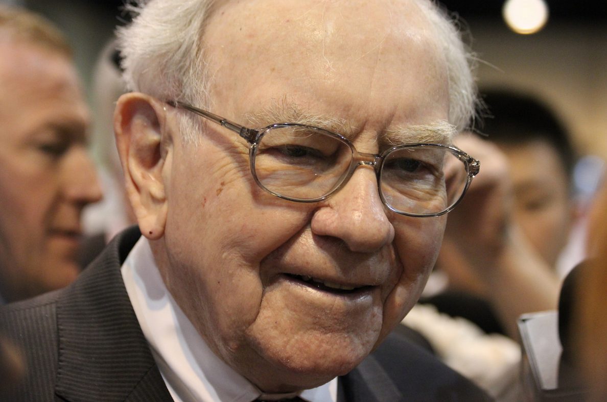 Warren Buffett Just Reaffirmed Apple as One of His Favorite Stocks -- Even as Tim Cook Prepares to Step Down
