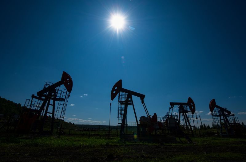 Oil pares gains after Qatar says US-Iran diplomatic efforts continue