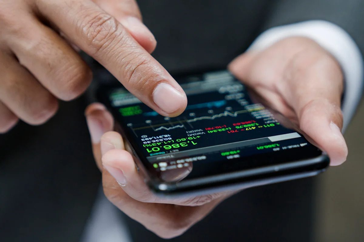 Options trading vs. stock trading: Key differences explained