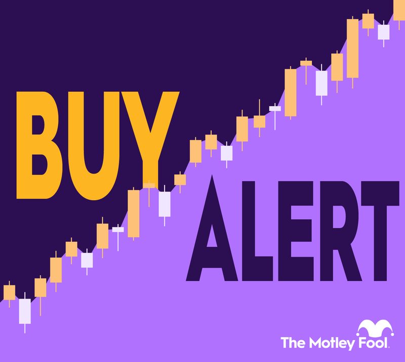 VF Corporation Director Richard Carucci Buys 20,000 Shares for $295,000 -- Should Investors Buy Too?