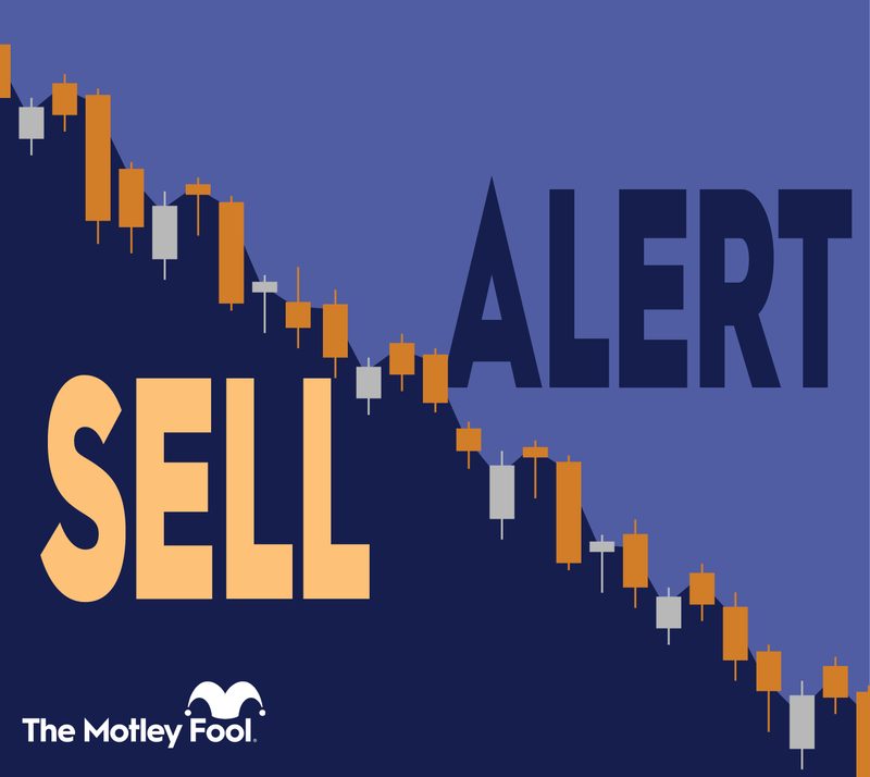 Hershey CFO Steven Voskuil Sells 950 Shares for $171,000