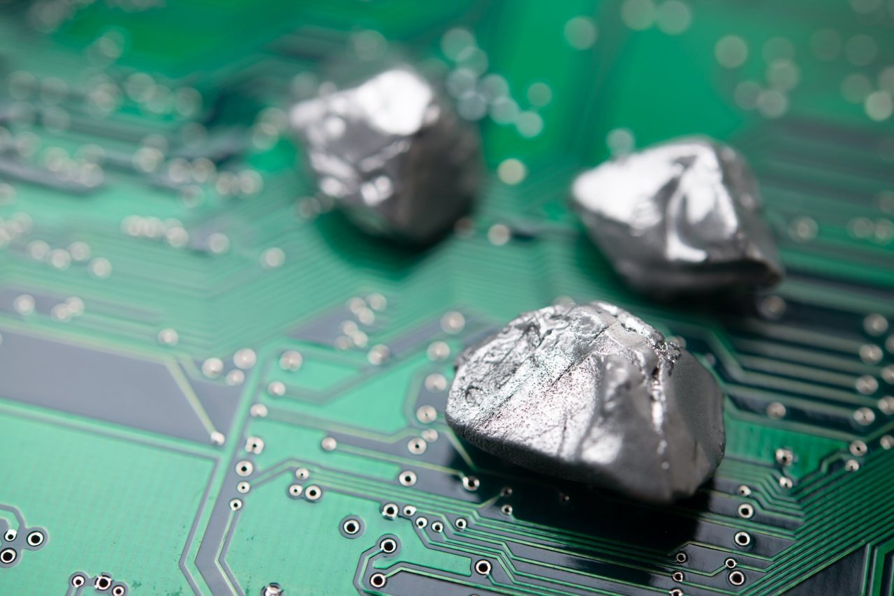 Rare Earth Stocks Drop Tuesday as AI Fears Grow: USA Rare Earth and MP Materials Slide