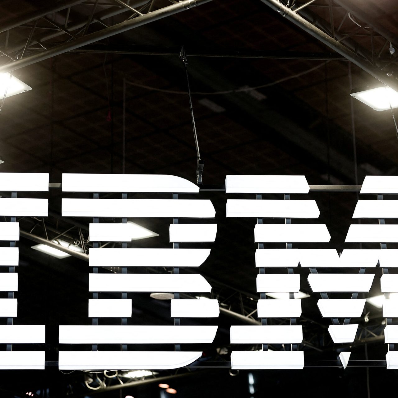 IBM’s Stock Crash Reignites Fears of A.I. Disruption in Software Sector