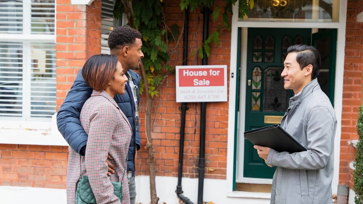 Fannie Mae predicts shift in mortgage rates, housing market