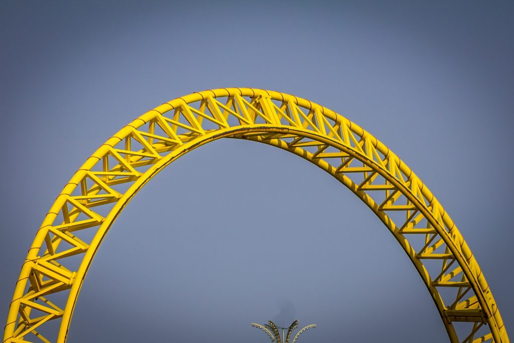 Gold price rebounds from sub-$4,000 dip as split Fed holds fire, silver jumps