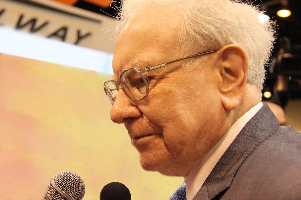 3 Obvious Reasons Warren Buffett's Berkshire Hathaway Owns Nearly 152 Million Shares in This Winning Financial Stock