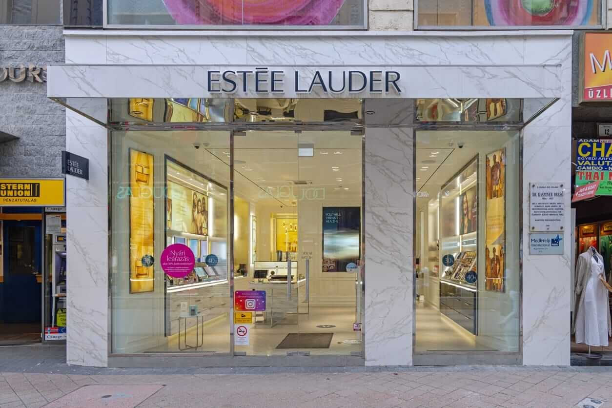 Estée Lauder Stock: Analyst Estimates & Ratings