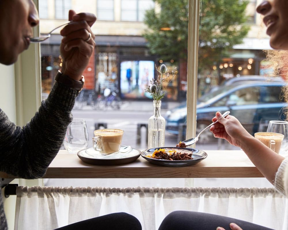 Burnham's £100m pub rates cut excludes cafes, distorts competition