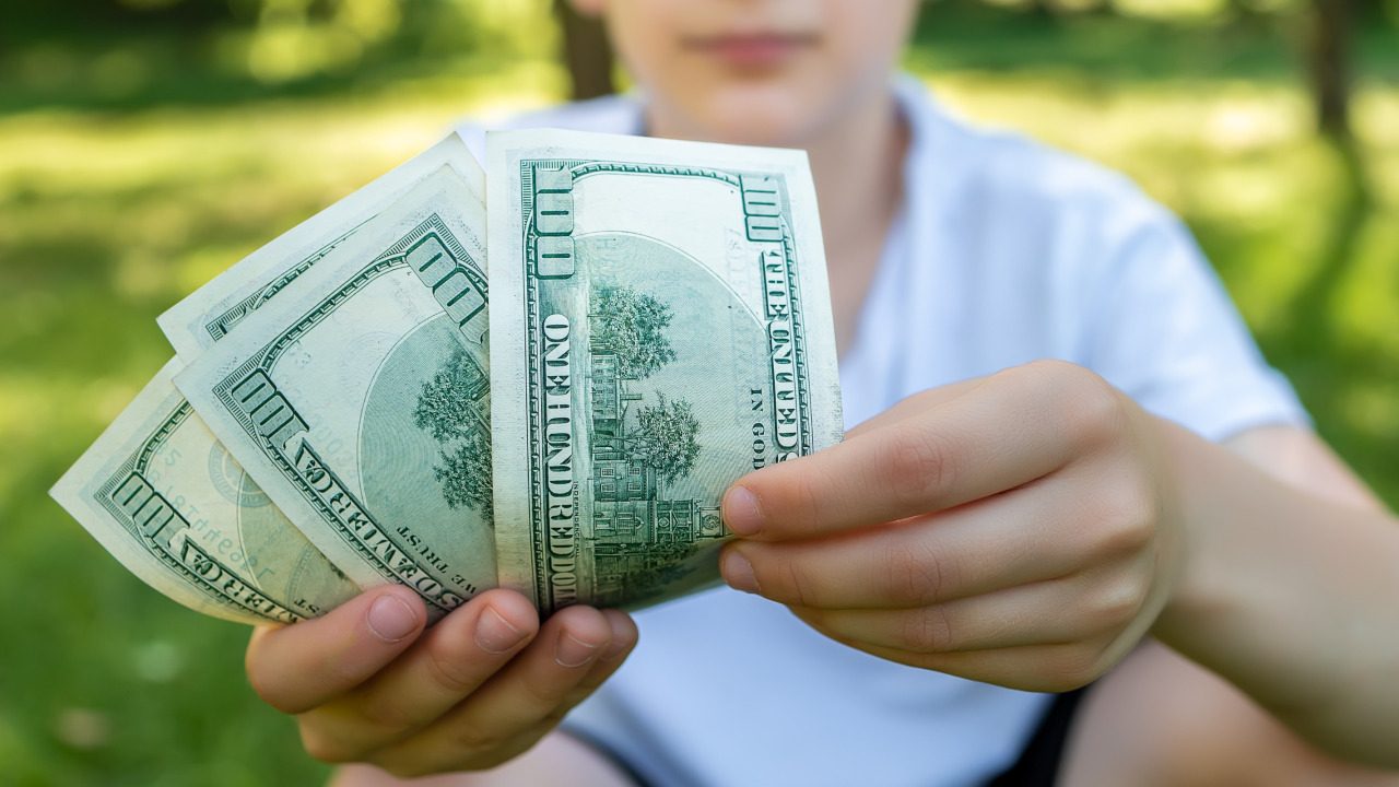 Meet the 17-year-old who's helping his parents retire — but is it risky to put your finances in a kids hands?