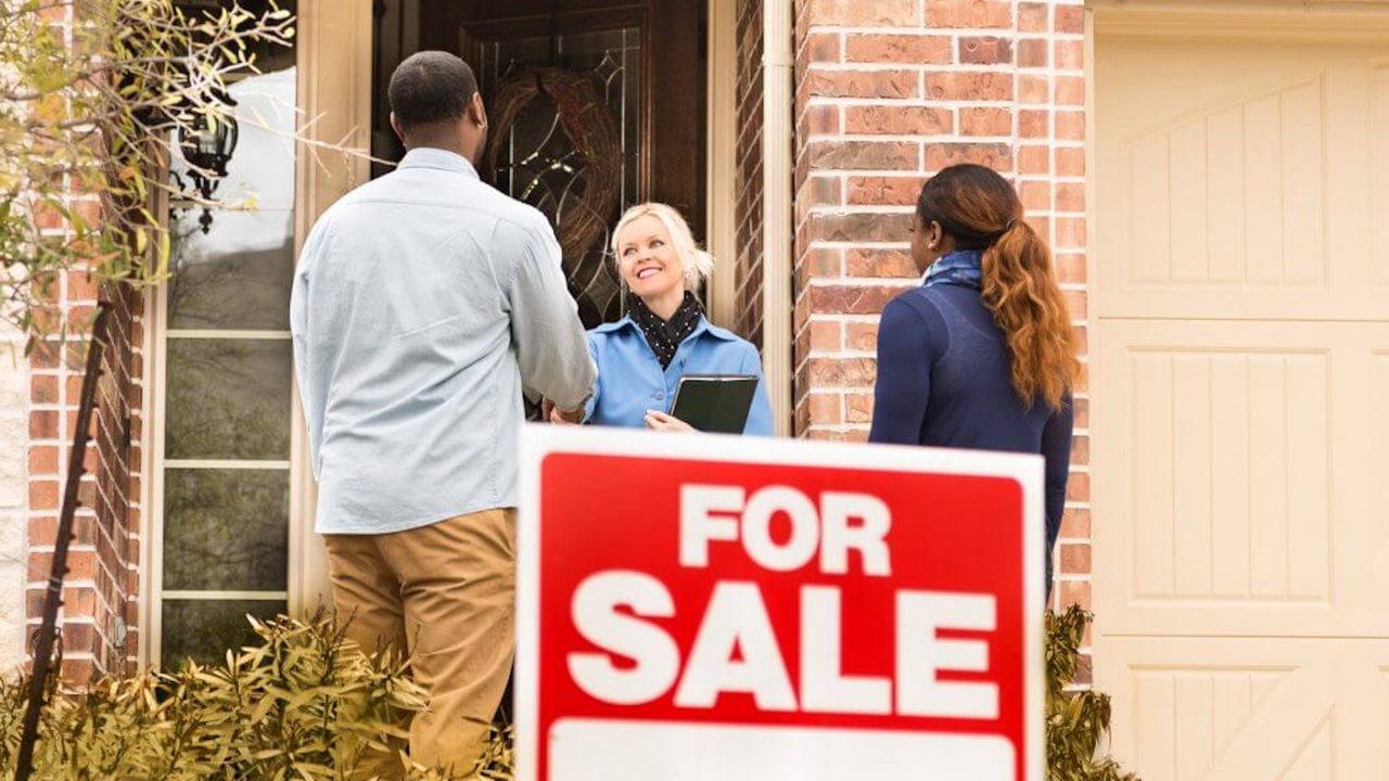 I'm a Mortgage Advisor: 4 Homebuying Risks Gen Z Should Avoid for the Next Year