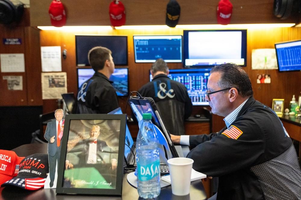 Two in five Americans believe stock market only serves the top 1%