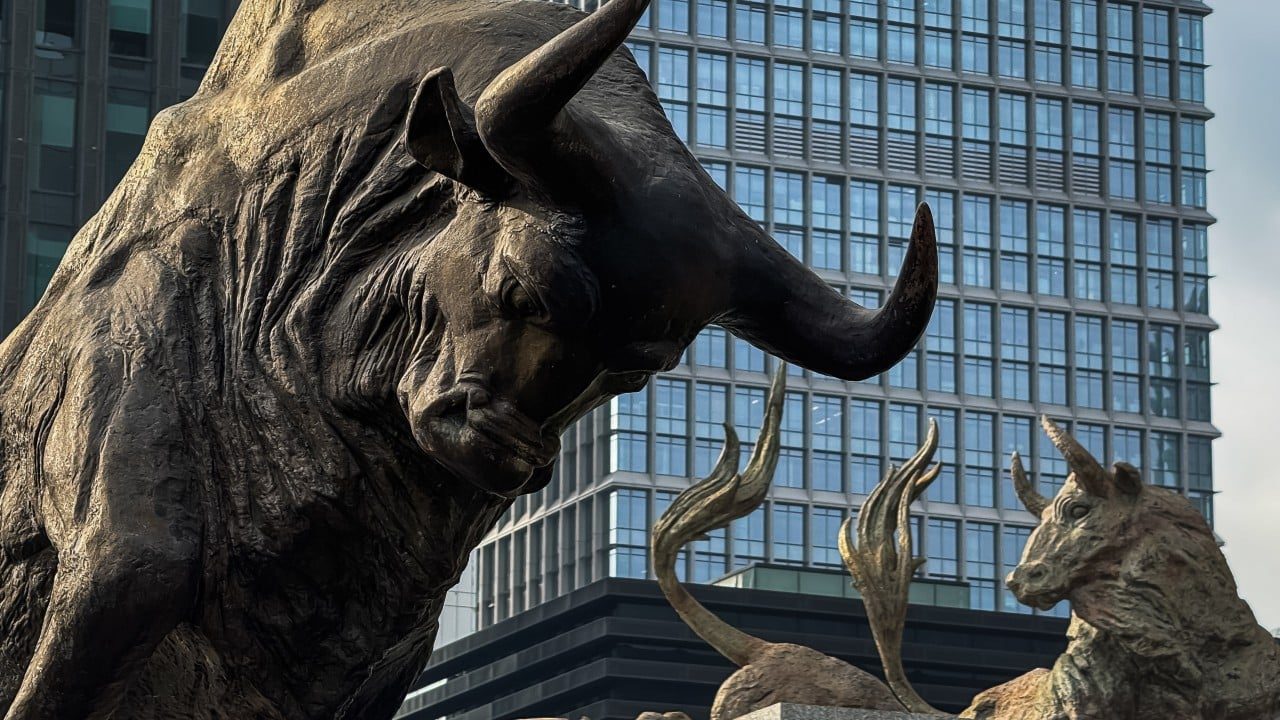 China stocks rebound from AI sell-off amid national team support