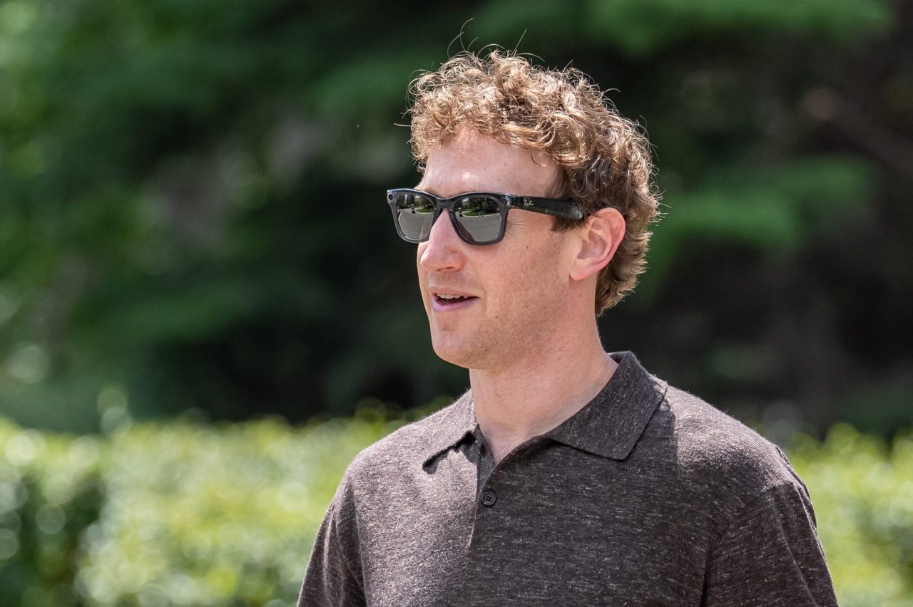 Meta earnings reveal cash flow drops 91% — while Zuckerberg writes op-eds about superintelligence