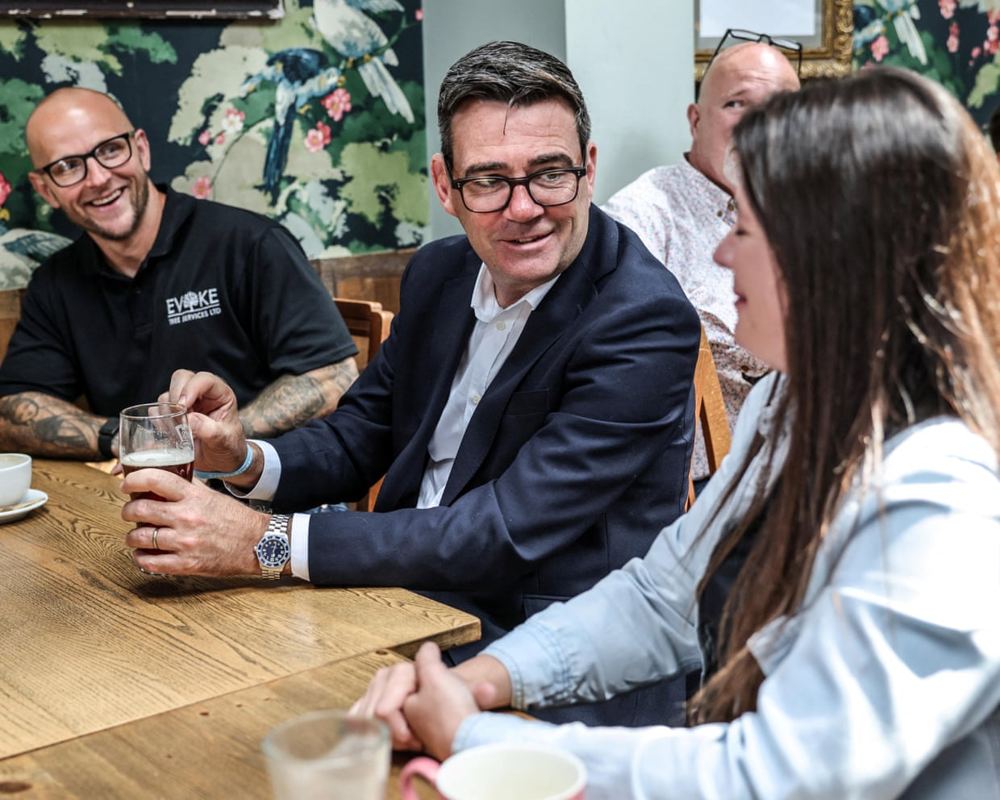 UK to cut pub, club business rates by 20% from April