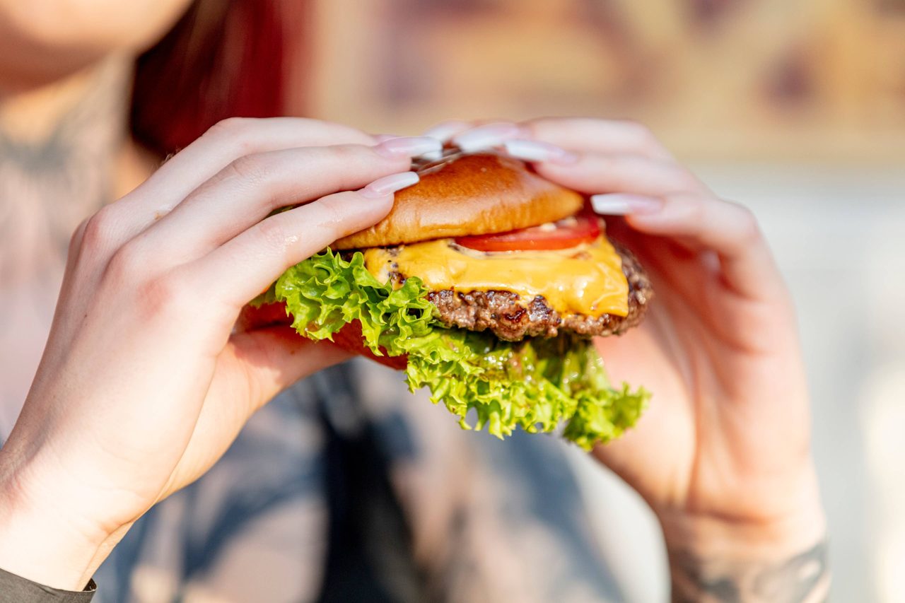 57-year-old Burger chain closed 28 restaurants, 100s more coming